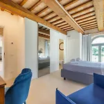 Villa Torre Anna - Historical Tower - Private Pool & Jacuzzi