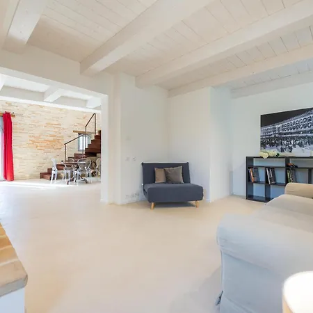 Torre Anna - Historical Tower - Private Pool & Jacuzzi Urbisaglia