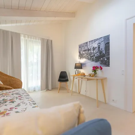 Villa Torre Anna - Historical Tower - Private Pool & Jacuzzi *